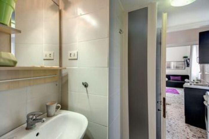 Room 19 of 330