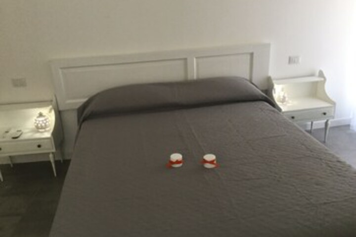 Room 26 of 33