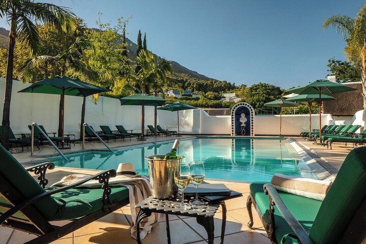 Hotel Pool