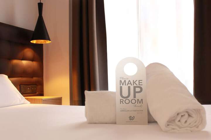 Room 2 of 39