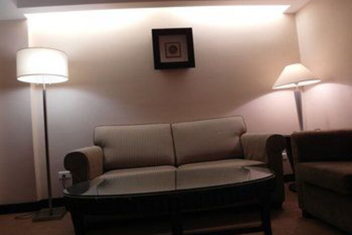 Room 76 of 82