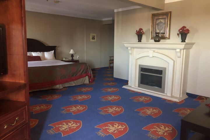 Room 8 of 70