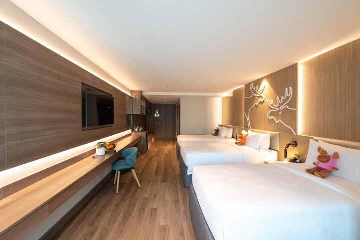 Room 42 of 136
