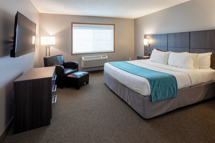 1 Bedroom Suite King Bed Jetted Tub (5 of 9)