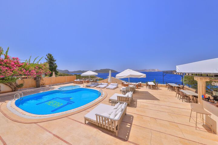 Pools & Facilities
