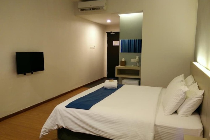 Room 43 of 60