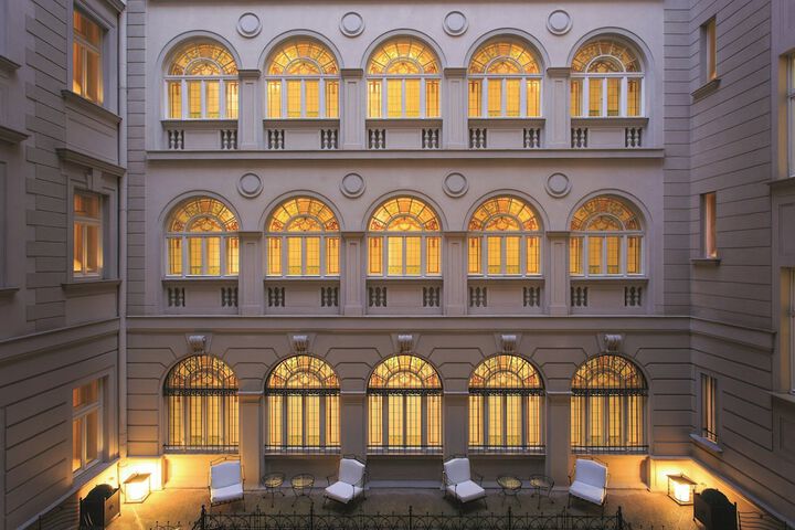 Hotel Exterior 94 of 100