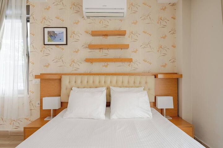 Room 42 of 150