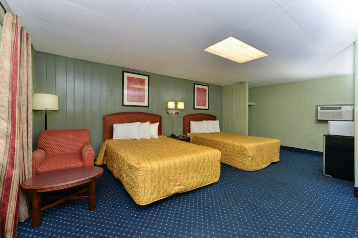 2 Double Beds (4 of 4)