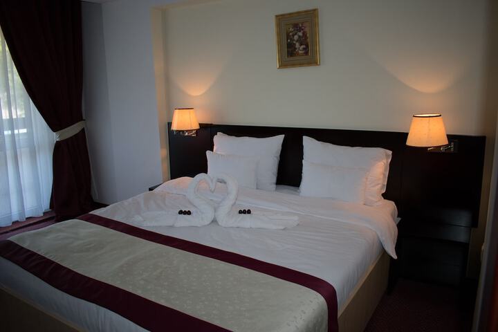 Room 4 of 55