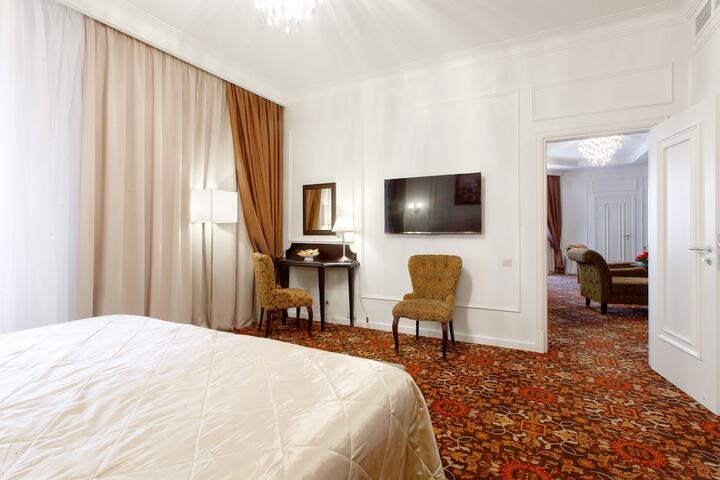Room 12 of 46