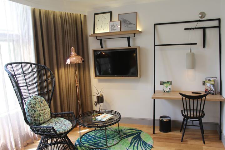 Room 29 of 38