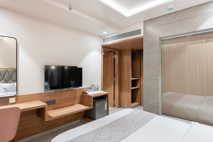 Room 2 of 20