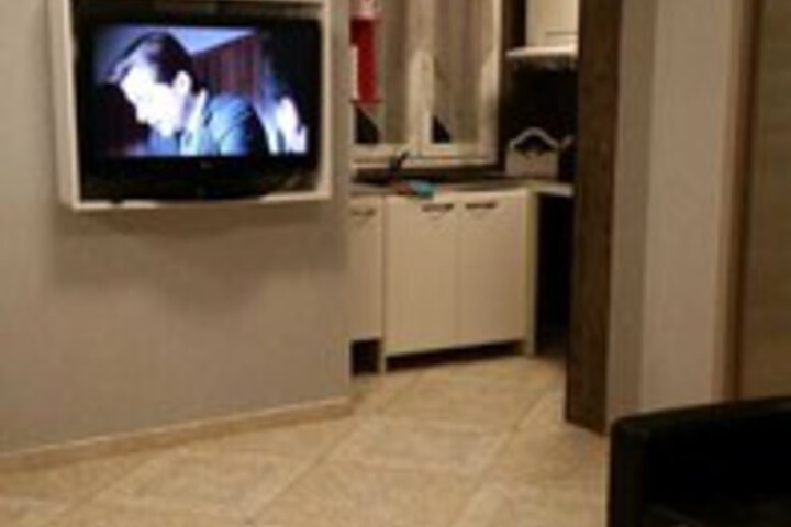 Room 6 of 17