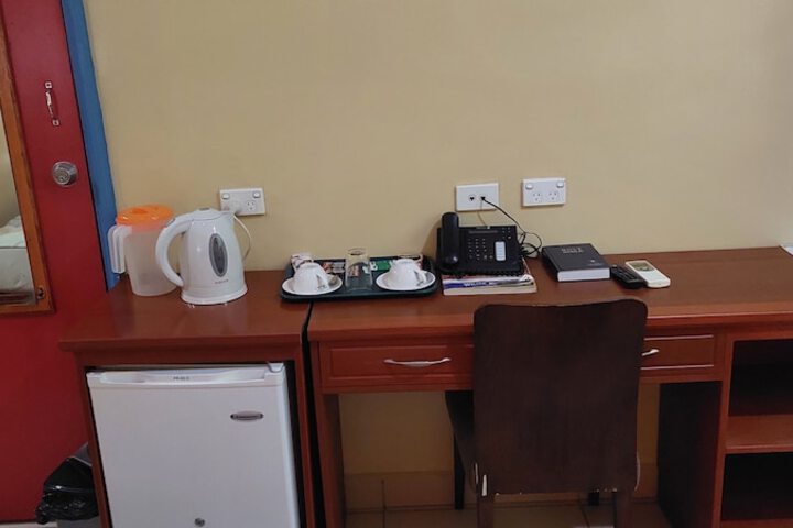 Room 9 of 20