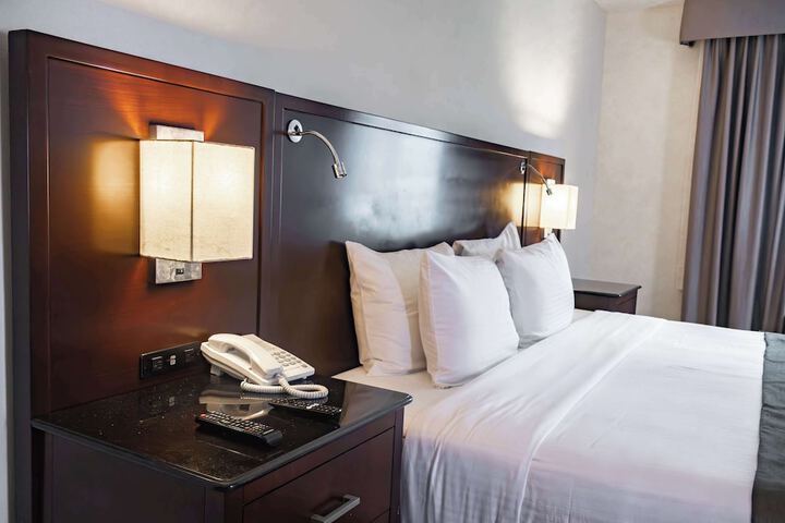 Room 16 of 102