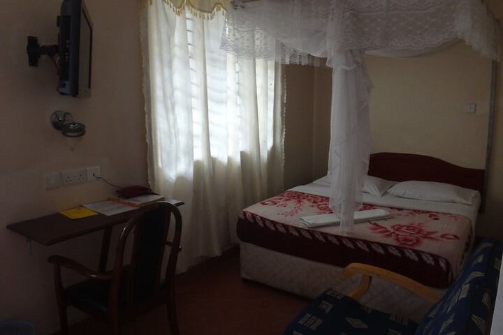Room 8 of 25