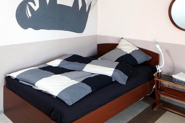 Room 6 of 36