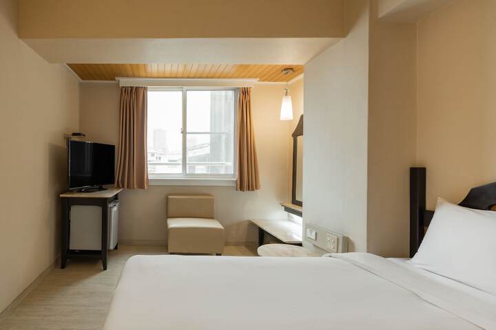 Room 3 of 21