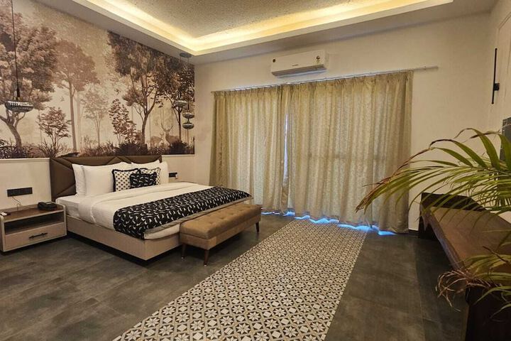 Room 28 of 60