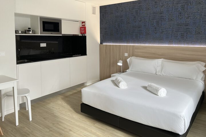Room 2 of 33