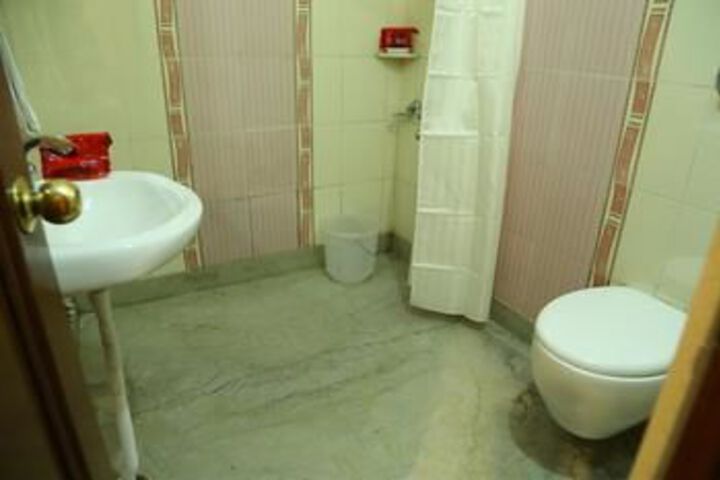 Room 2 of 20