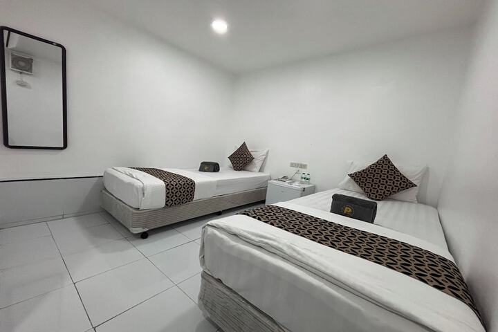 Room 4 of 44