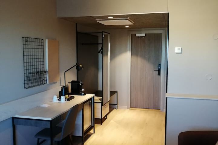 Room 16 of 117