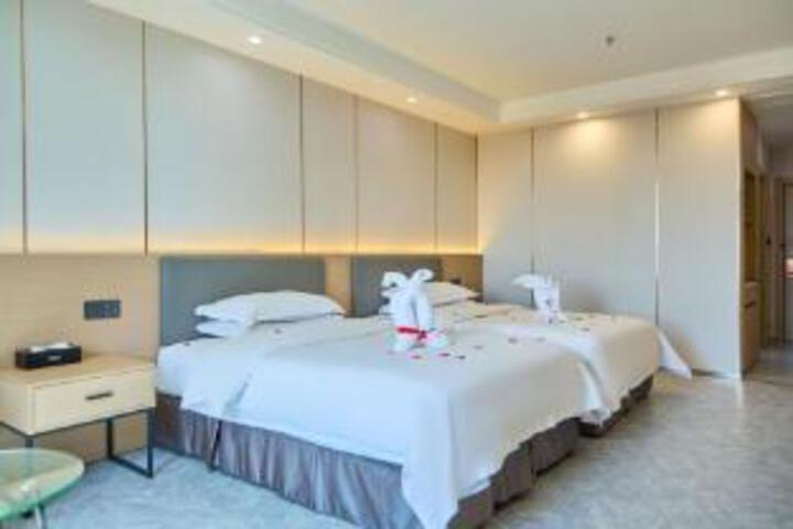 Room 6 of 7