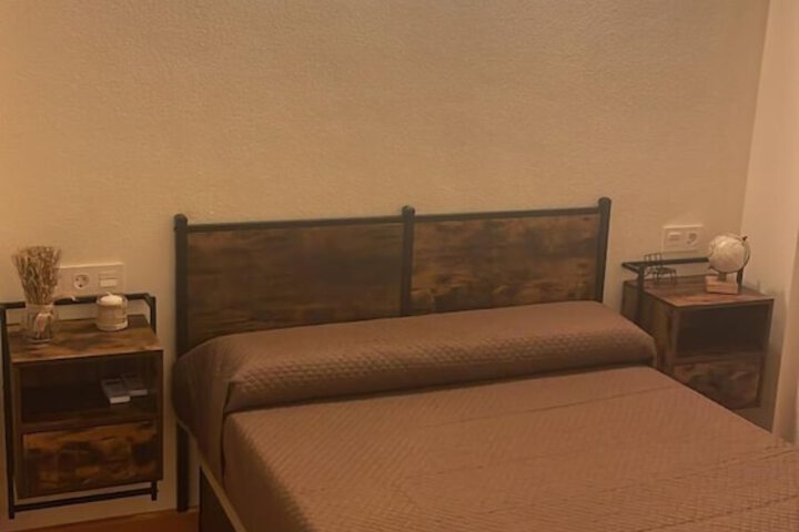 Room 2 of 32
