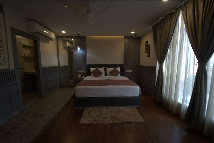 Room 17 of 68