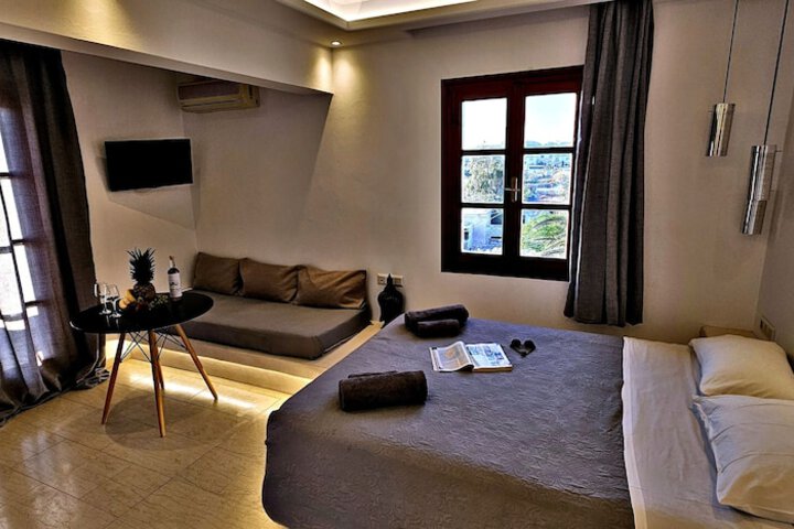 Room 42 of 162