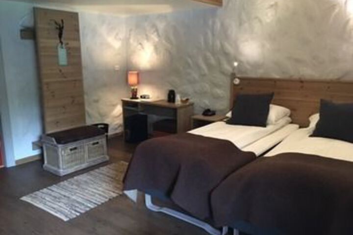 Room 44 of 106