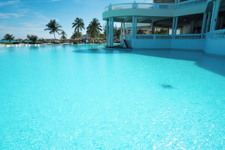 Pool 43 of 152