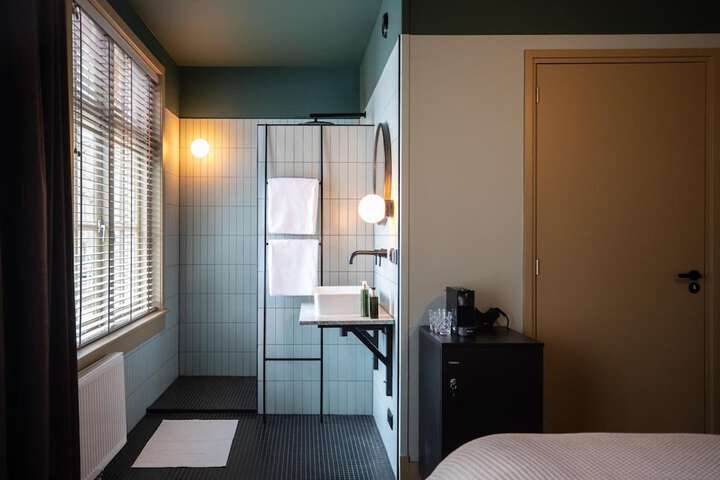 Room 19 of 39