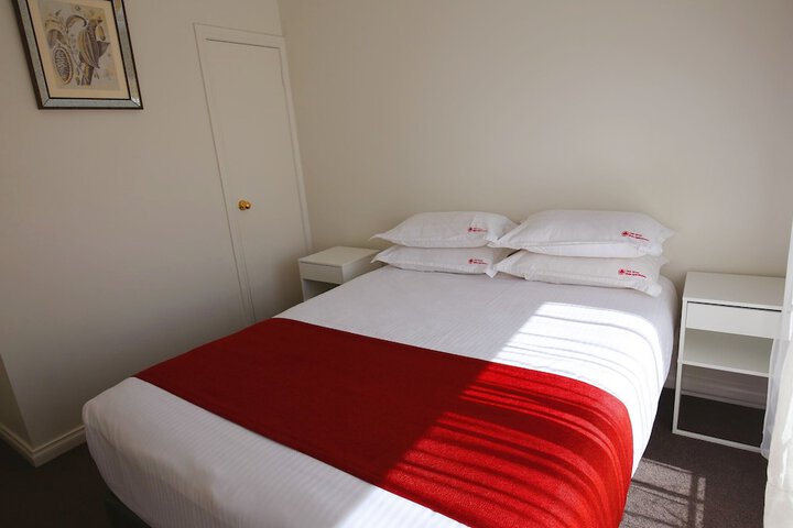 Room 33 of 71