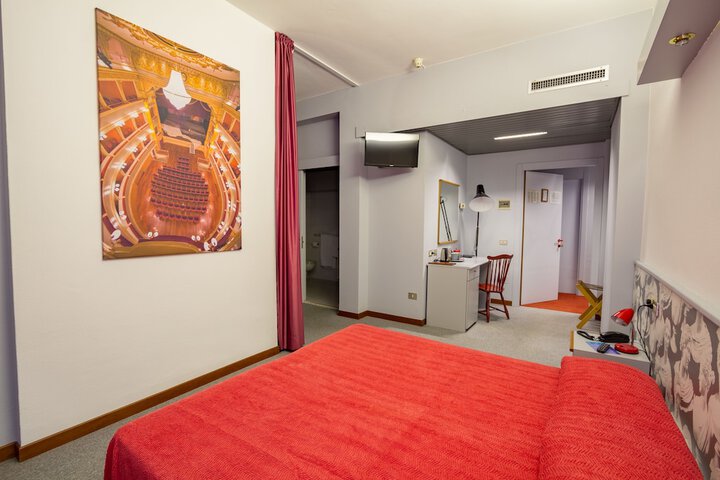 Room 10 of 60