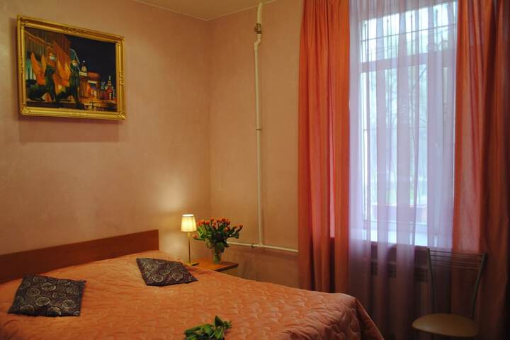 Room 10 of 34