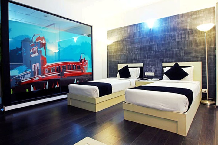 Room 4 of 14
