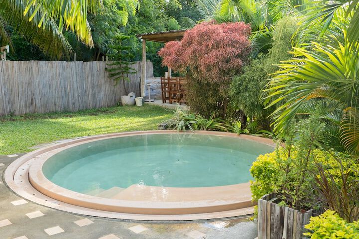 Pool 40 of 90