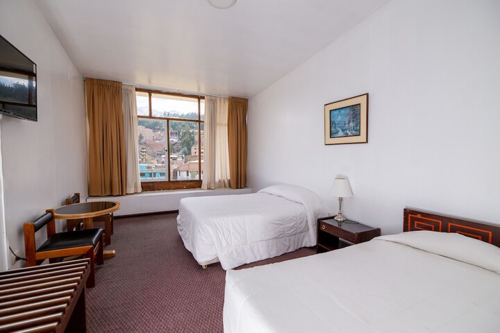Room 6 of 15