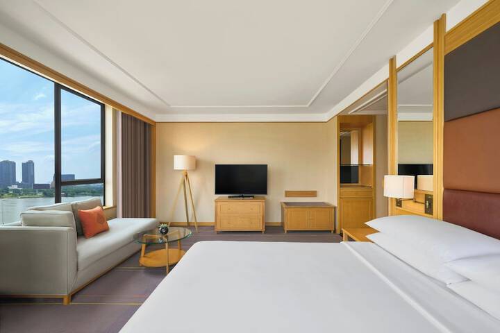 Room 36 of 128