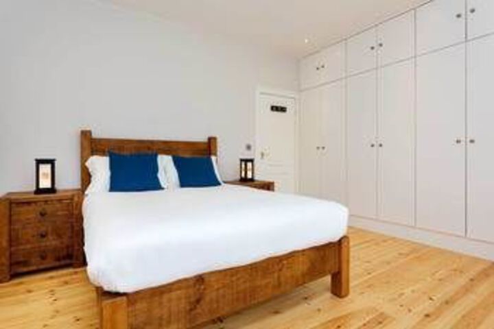 Room 4 of 23