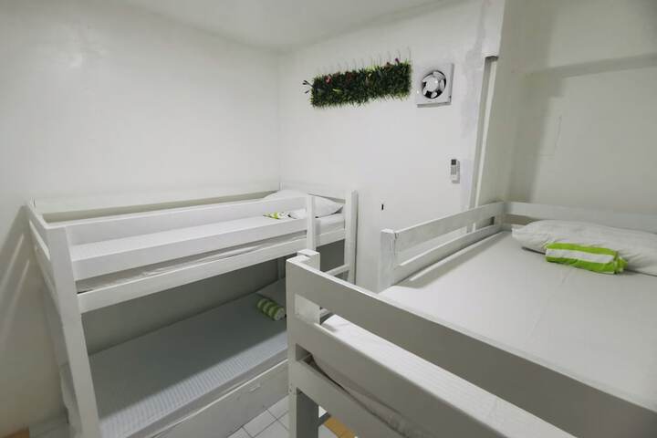 Room 13 of 52