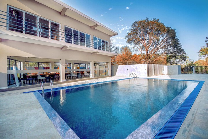 Pool 34 of 40
