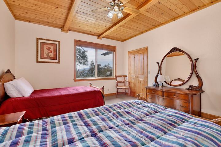 Room 3 of 25