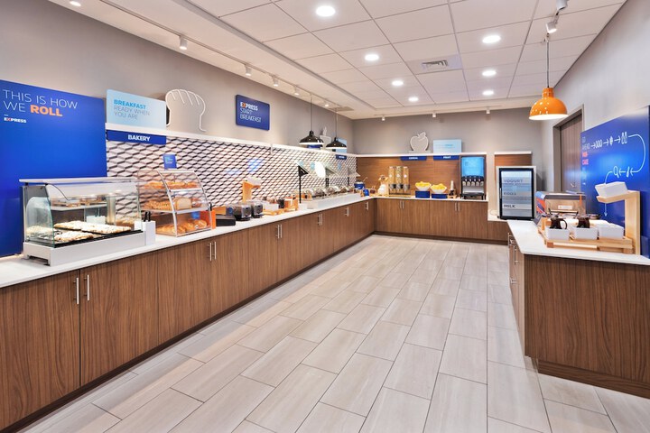 Breakfast/Coffee Service 34 of 47