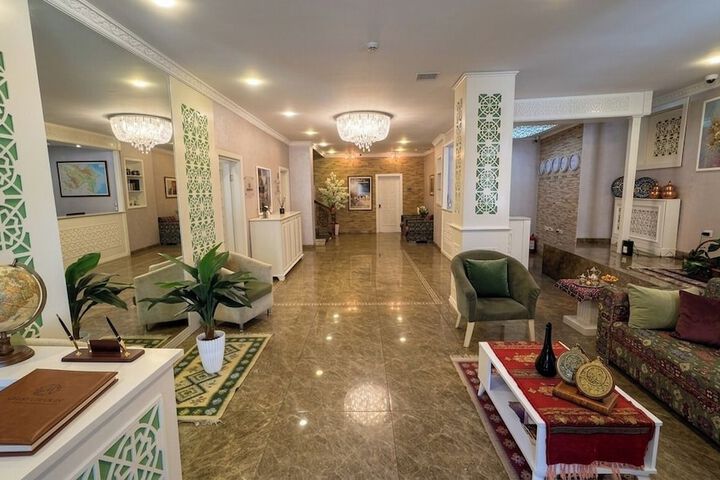 Ballroom/Hall 87 of 122