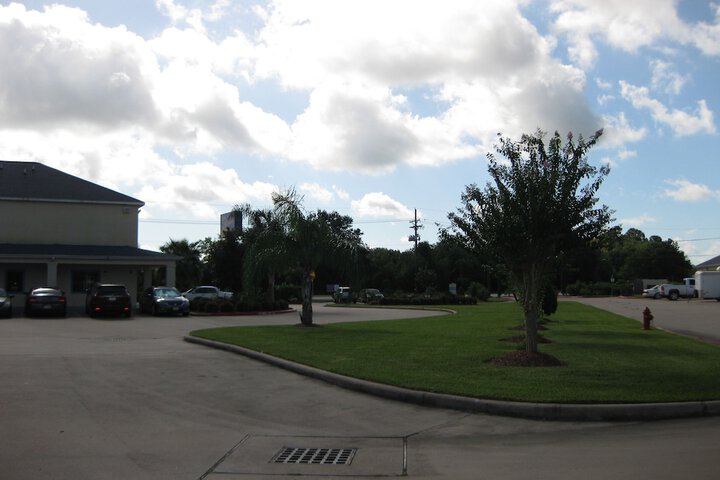 Property Grounds 19 of 22