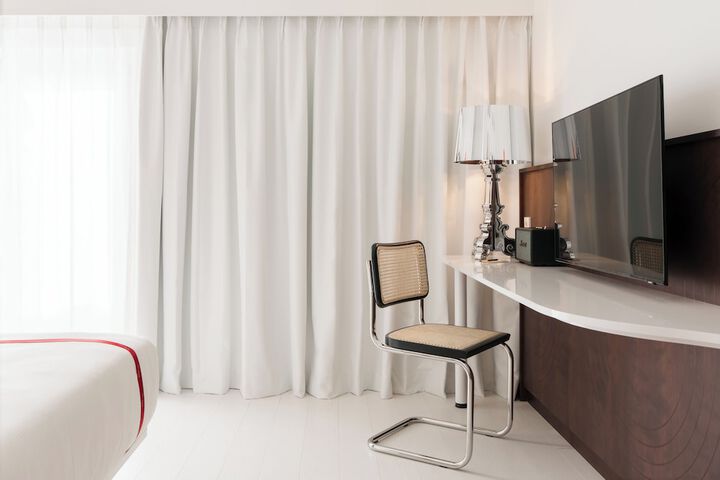 Room 10 of 60